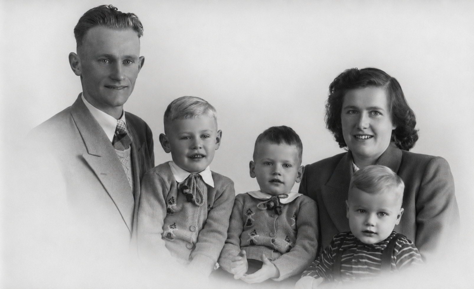 Coen en Minke Ouweltjes en hun drie oudste kinderen